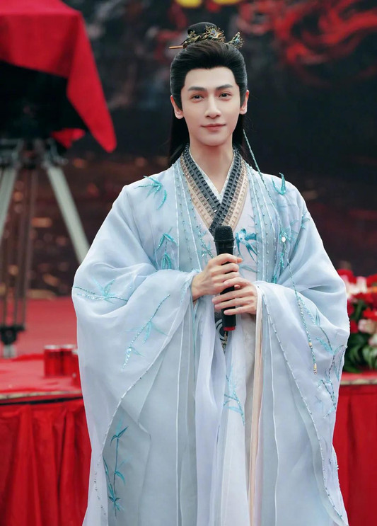 四个男主不如一个女主！陈都灵新剧开机，一人带飞全剧组