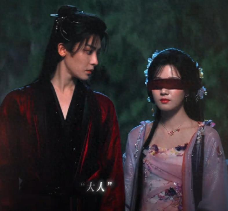 同样是女战神,赵丽颖《与凤行》vs《入青云》卢昱晓,伤害太大了